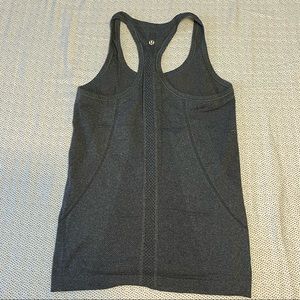 LULULEMON SIZE 4 RACERBACK